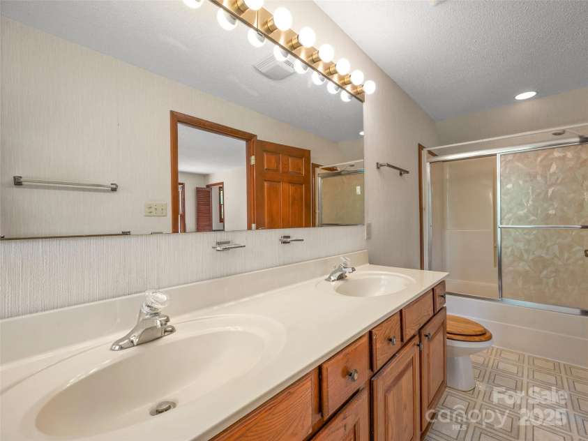 228 Oak Crest Drive, Rutherfordton, NC 28139.  MLS# CAR4254137, YatesRealty ID 15361. 