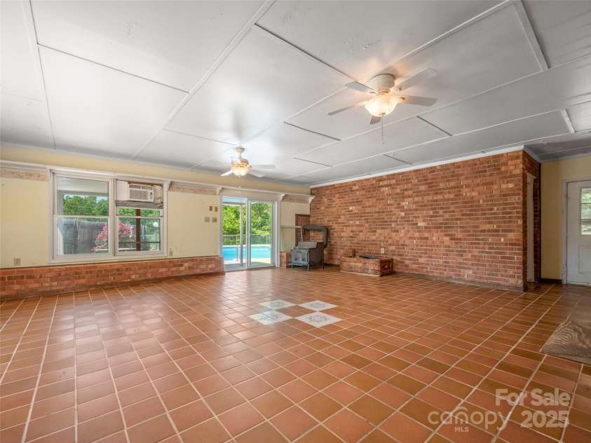 228 Oak Crest Drive, Rutherfordton, NC 28139.  MLS# CAR4254137, YatesRealty ID 15361. 