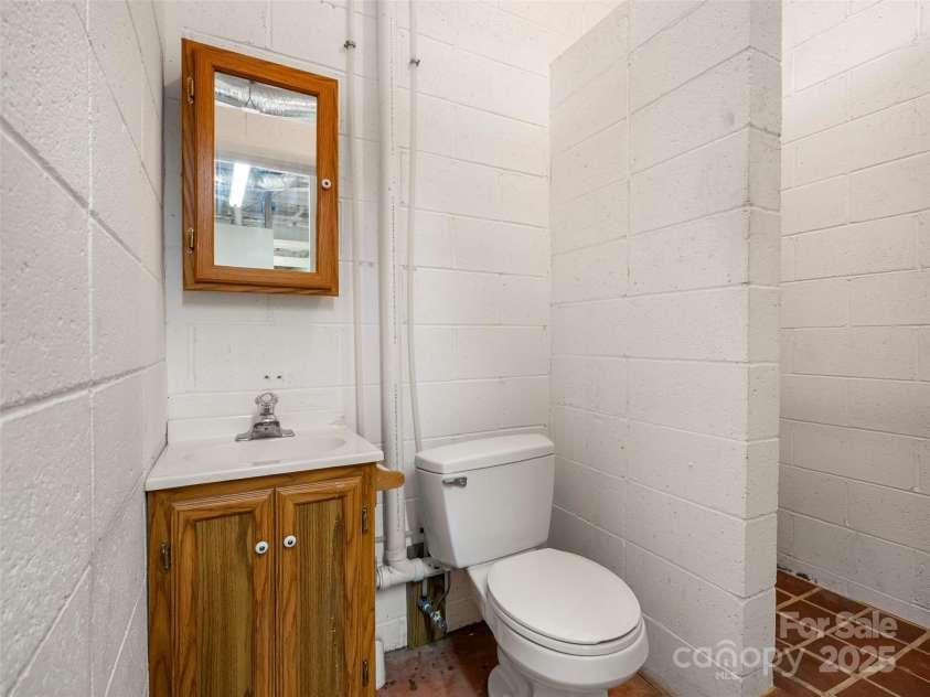 228 Oak Crest Drive, Rutherfordton, NC 28139.  MLS# CAR4254137, YatesRealty ID 15361. 