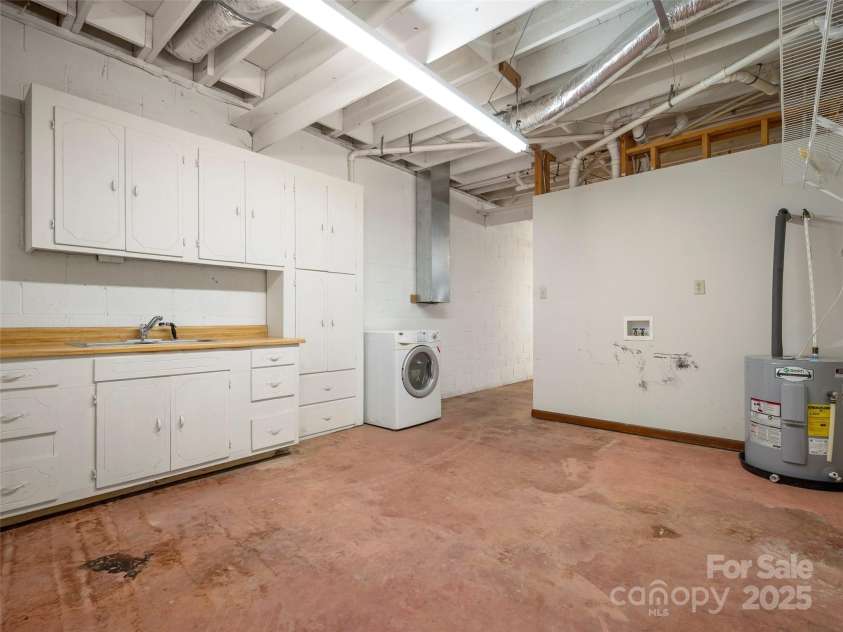 228 Oak Crest Drive, Rutherfordton, NC 28139.  MLS# CAR4254137, YatesRealty ID 15361. 