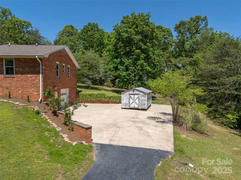228 Oak Crest Drive, Rutherfordton, NC 28139.  MLS# CAR4254137, YatesRealty ID 15361. 