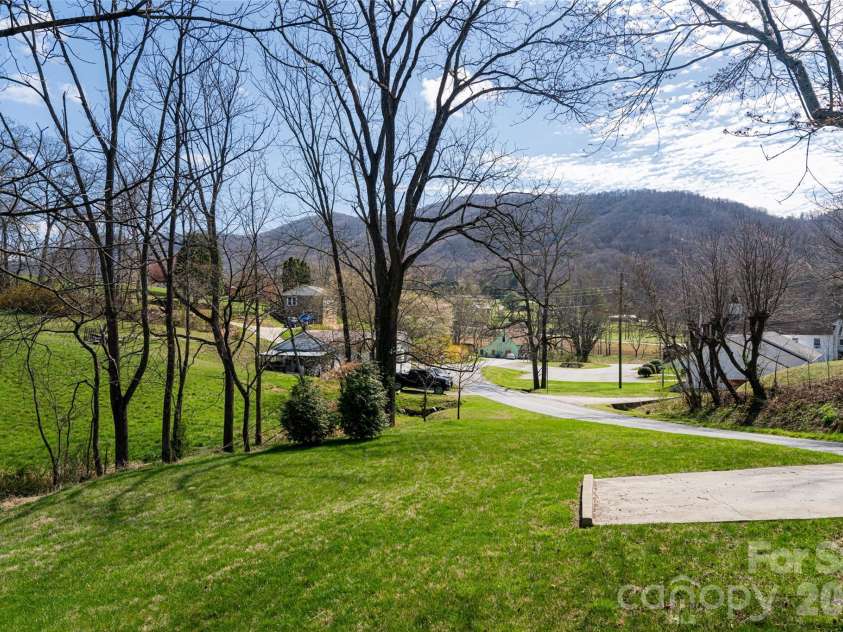 86 Rolling Hills Road, Canton, NC 28716.  MLS# CAR4360486, YatesRealty ID 15361. 