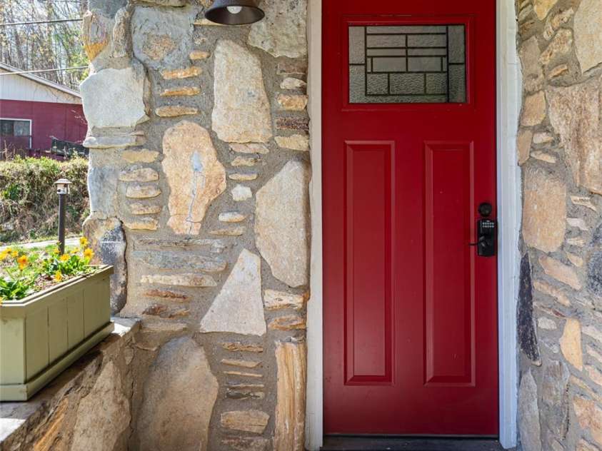 86 Rolling Hills Road, Canton, NC 28716.  MLS# CAR4360486, YatesRealty ID 15361. 