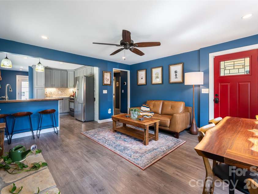 86 Rolling Hills Road, Canton, NC 28716.  MLS# CAR4360486, YatesRealty ID 15361. 