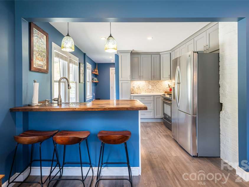 86 Rolling Hills Road, Canton, NC 28716.  MLS# CAR4360486, YatesRealty ID 15361. 