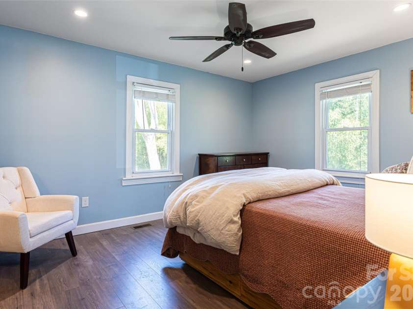 86 Rolling Hills Road, Canton, NC 28716.  MLS# CAR4360486, YatesRealty ID 15361. 