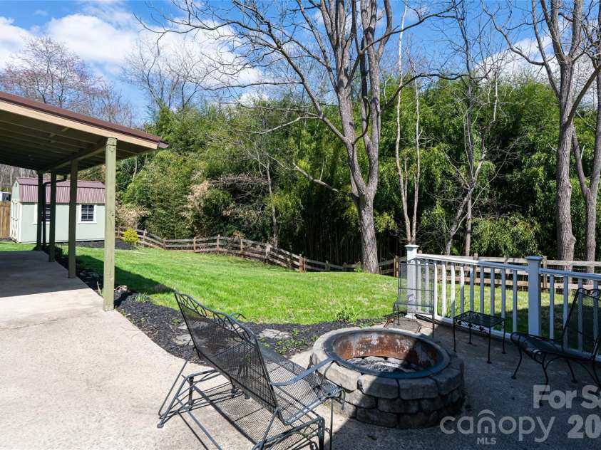86 Rolling Hills Road, Canton, NC 28716.  MLS# CAR4360486, YatesRealty ID 15361. 