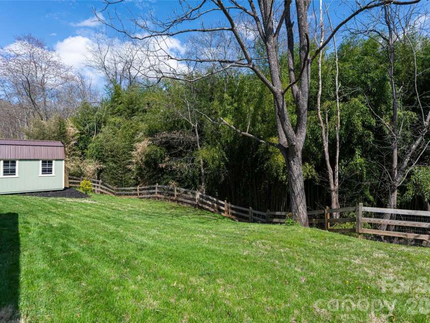 86 Rolling Hills Road, Canton, NC 28716.  MLS# CAR4360486, YatesRealty ID 15361. 
