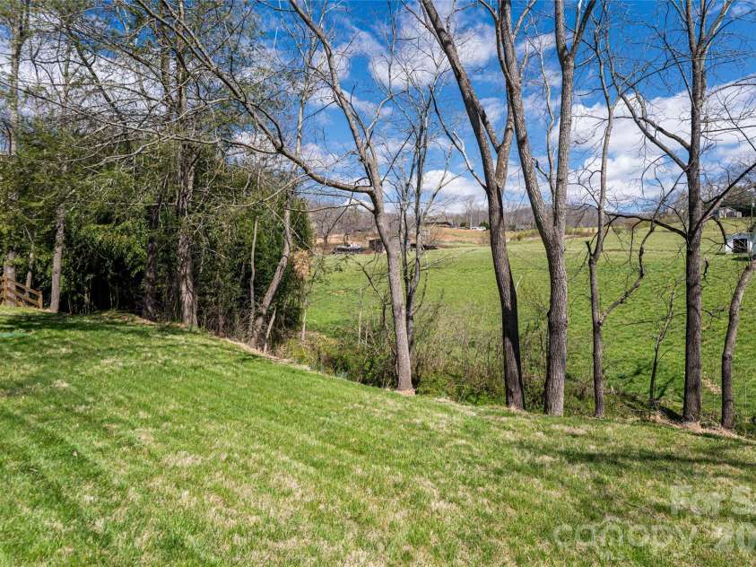 86 Rolling Hills Road, Canton, NC 28716.  MLS# CAR4360486, YatesRealty ID 15361. 