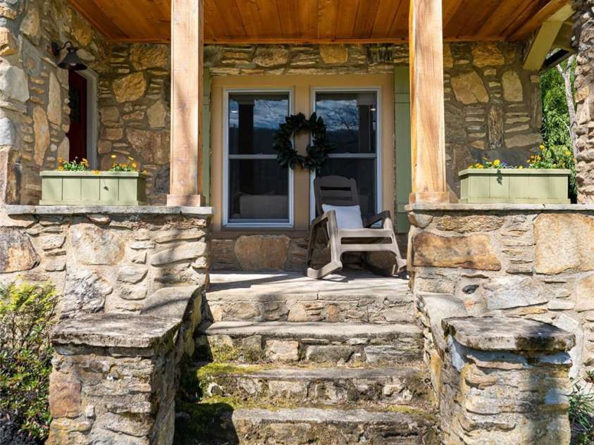 86 Rolling Hills Road, Canton, NC 28716.  MLS# CAR4360486, YatesRealty ID 15361. 