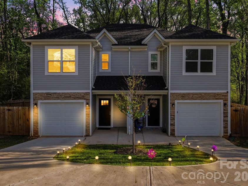2046 Mcdonald Drive, Charlotte, NC 28216.  MLS# CAR4368047, YatesRealty ID 15362. 