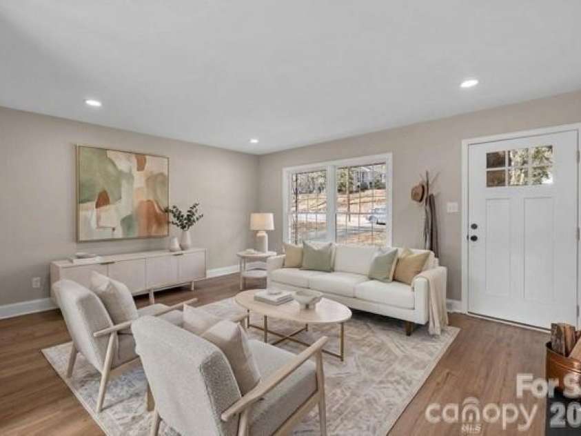 7101 Woodstock Drive, Charlotte, NC 28210.  MLS# CAR4342371, YatesRealty ID 15364. Virtually staged