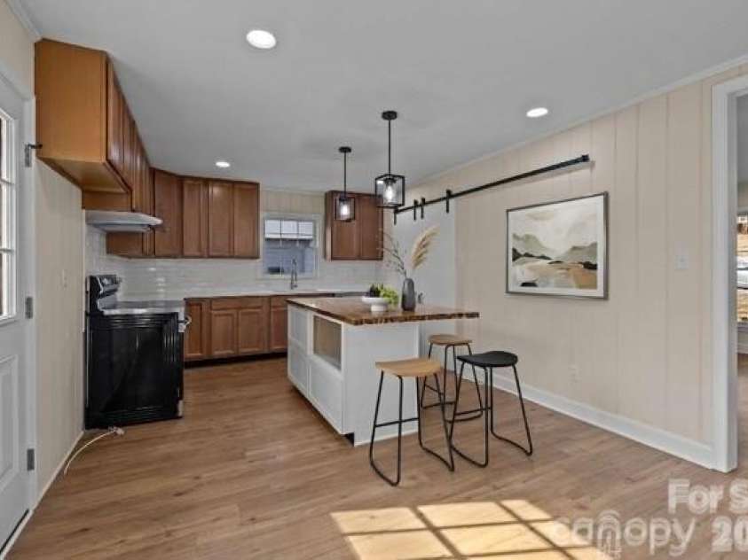 7101 Woodstock Drive, Charlotte, NC 28210.  MLS# CAR4342371, YatesRealty ID 15364. Virtually staged