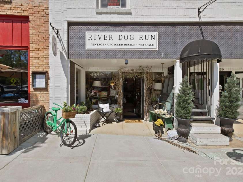 909 Pearson Falls Road, Saluda, NC 28773.  MLS# CAR4256456, YatesRealty ID 15364. 