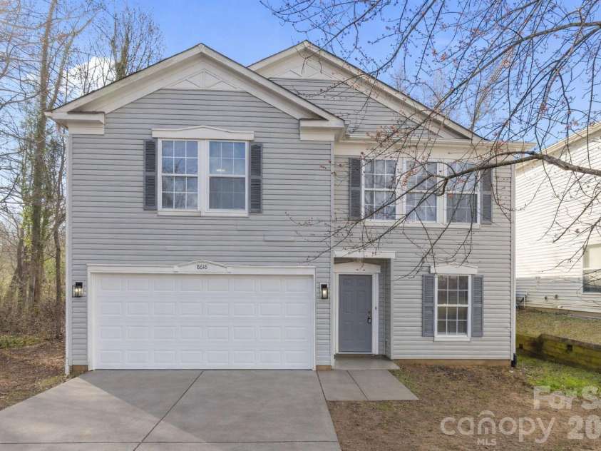 8618 Herons Pond Court, Charlotte, NC 28215.  MLS# CAR4333206, YatesRealty ID 15366. 