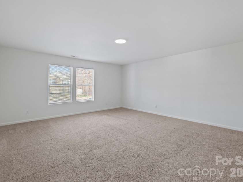 8618 Herons Pond Court, Charlotte, NC 28215.  MLS# CAR4333206, YatesRealty ID 15366. 