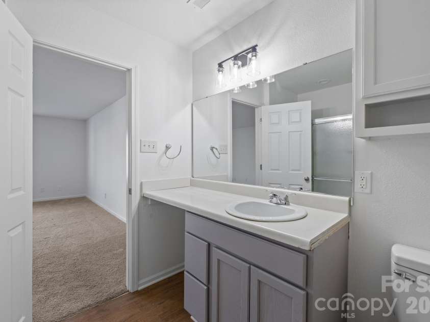 8618 Herons Pond Court, Charlotte, NC 28215.  MLS# CAR4333206, YatesRealty ID 15366. 