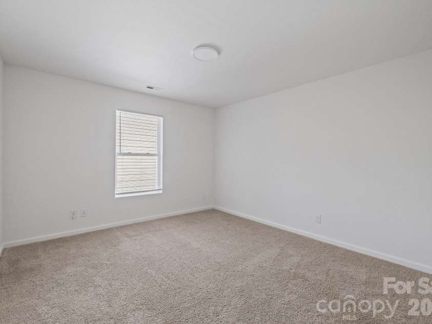 8618 Herons Pond Court, Charlotte, NC 28215.  MLS# CAR4333206, YatesRealty ID 15366. 