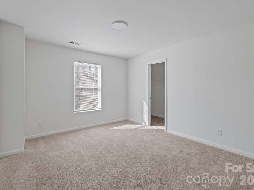 8618 Herons Pond Court, Charlotte, NC 28215.  MLS# CAR4333206, YatesRealty ID 15366. 
