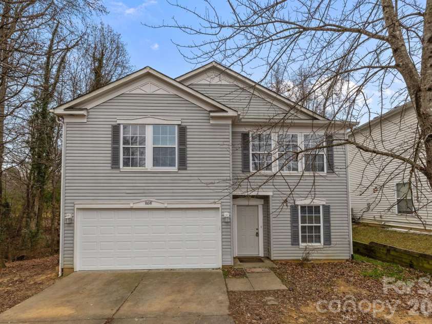 8618 Herons Pond Court, Charlotte, NC 28215.  MLS# CAR4333206, YatesRealty ID 15366. 