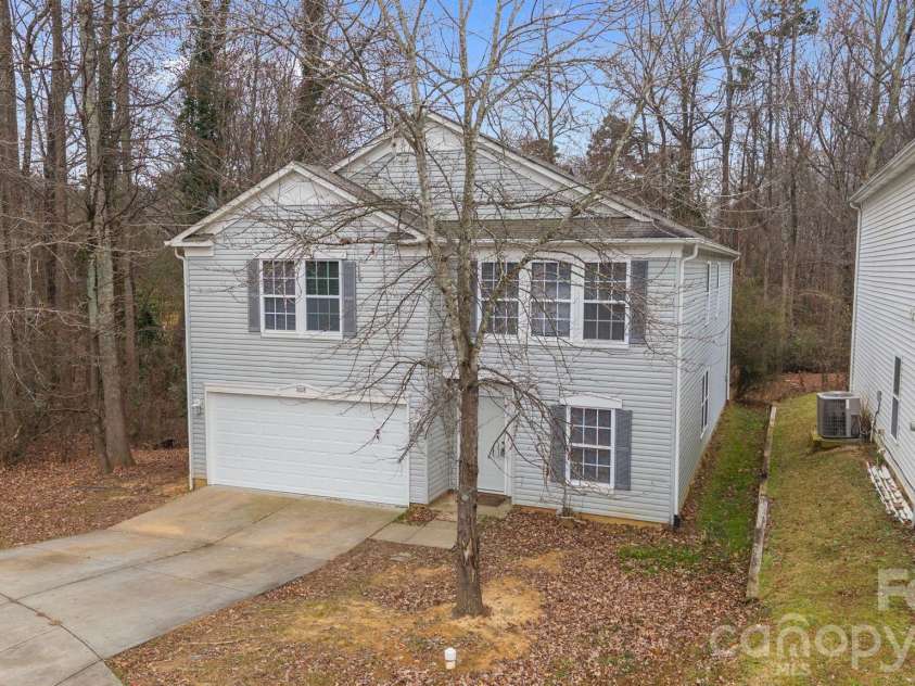 8618 Herons Pond Court, Charlotte, NC 28215.  MLS# CAR4333206, YatesRealty ID 15366. 