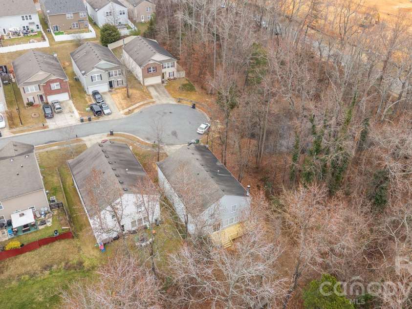 8618 Herons Pond Court, Charlotte, NC 28215.  MLS# CAR4333206, YatesRealty ID 15366. 