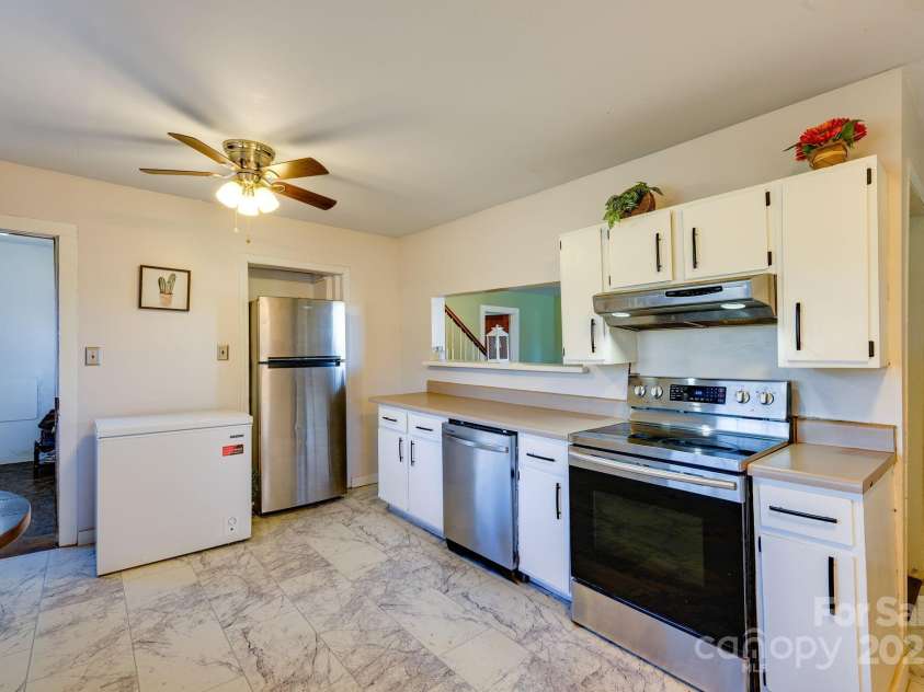 6362 Sherrills Ford Road, Catawba, NC 28609.  MLS# CAR4324971, YatesRealty ID 15367. 