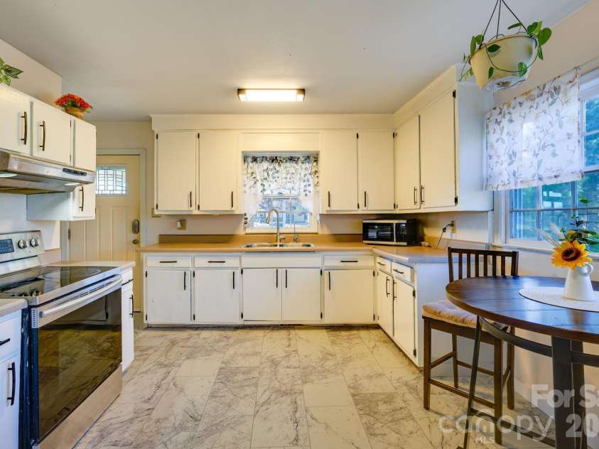 6362 Sherrills Ford Road, Catawba, NC 28609.  MLS# CAR4324971, YatesRealty ID 15367. 