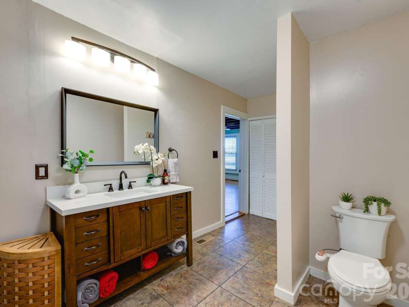 6362 Sherrills Ford Road, Catawba, NC 28609.  MLS# CAR4324971, YatesRealty ID 15367. 