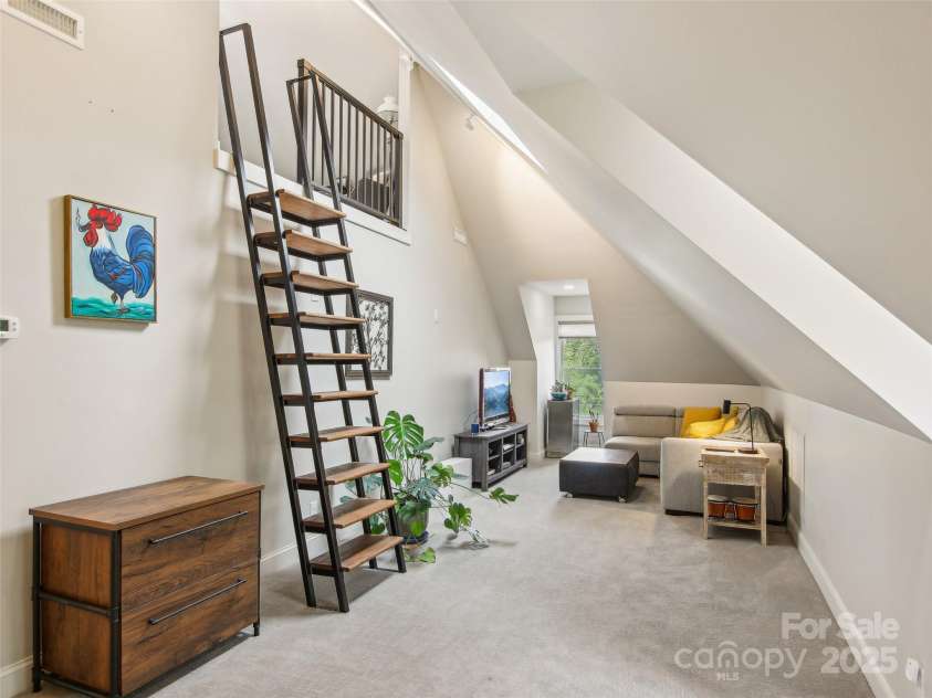 19 Neely Road, Brevard, NC 28712.  MLS# CAR4258242, YatesRealty ID 15368. 