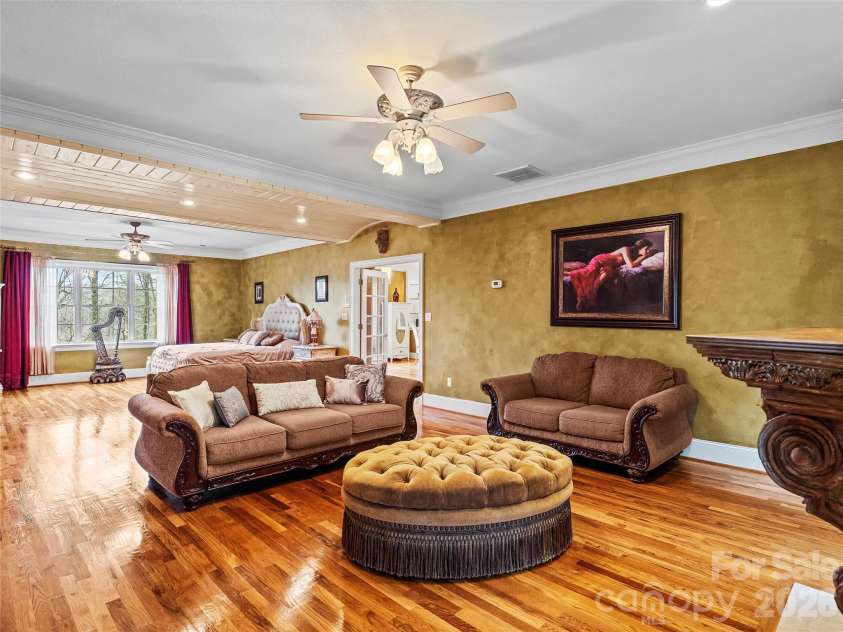 2983 Rockwood Drive, Lenoir, NC 28645.  MLS# CAR4391095, YatesRealty ID 15369. 