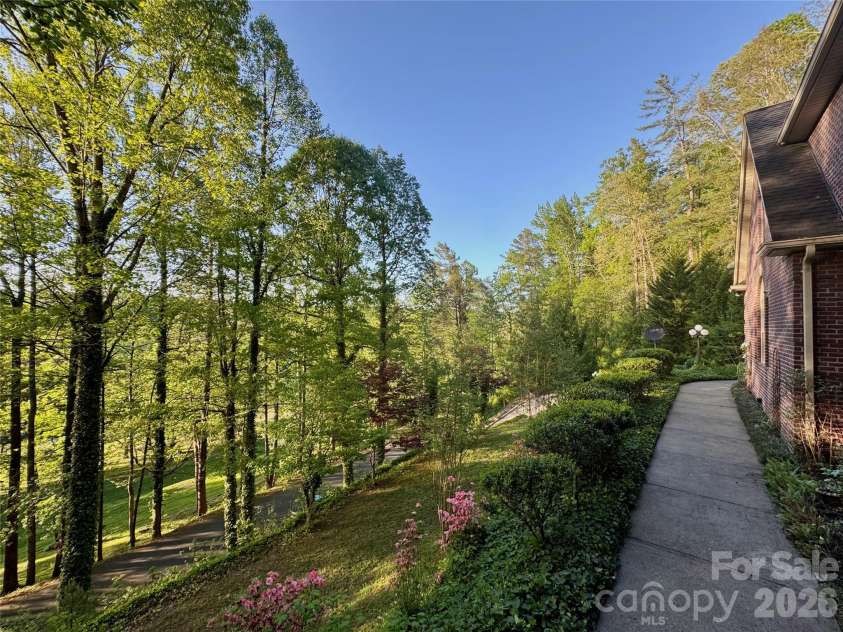 2983 Rockwood Drive, Lenoir, NC 28645.  MLS# CAR4391095, YatesRealty ID 15369. 