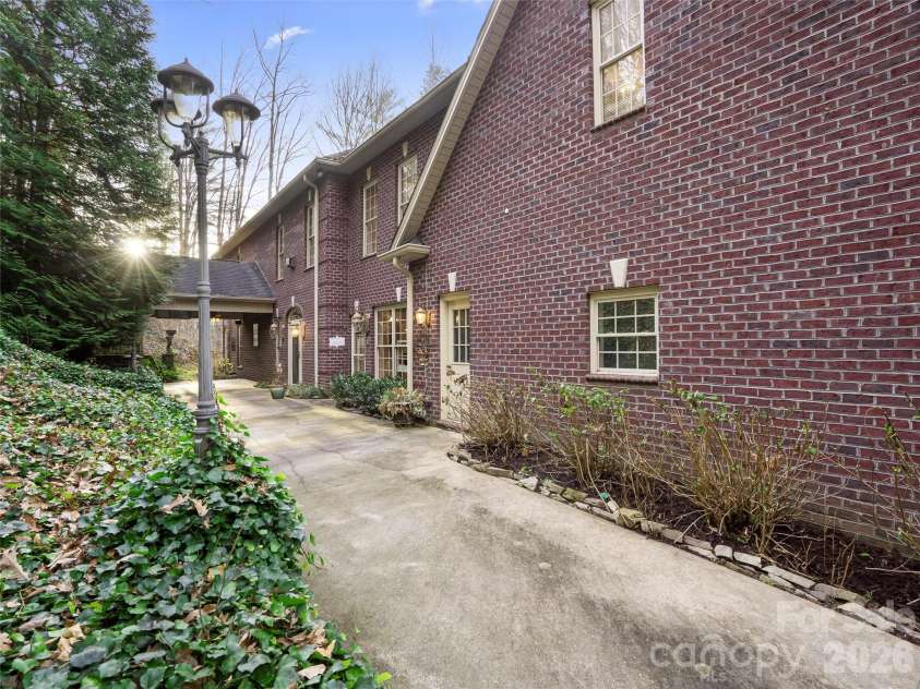 2983 Rockwood Drive, Lenoir, NC 28645.  MLS# CAR4391095, YatesRealty ID 15369. 