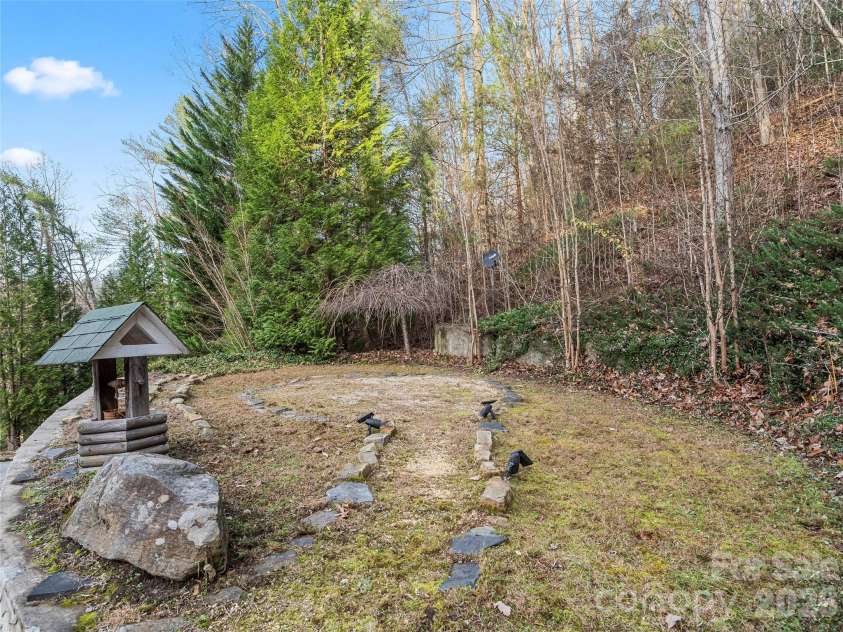 2983 Rockwood Drive, Lenoir, NC 28645.  MLS# CAR4391095, YatesRealty ID 15369. 