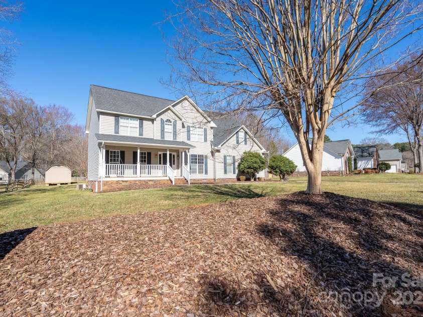 280 Bonaventure Drive, Salisbury, NC 28147.  MLS# CAR4230646, YatesRealty ID 1537. 