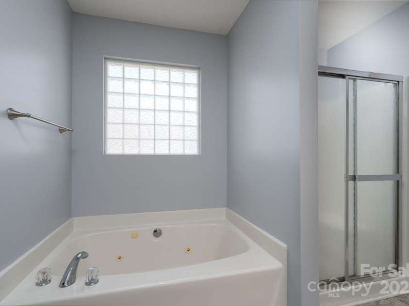 280 Bonaventure Drive, Salisbury, NC 28147.  MLS# CAR4230646, YatesRealty ID 1537. 