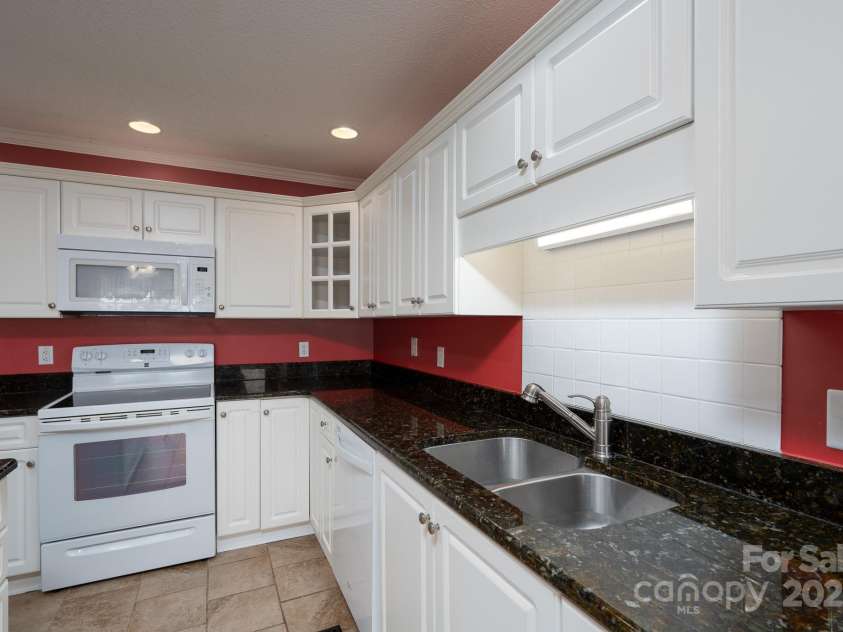 280 Bonaventure Drive, Salisbury, NC 28147.  MLS# CAR4230646, YatesRealty ID 1537. 