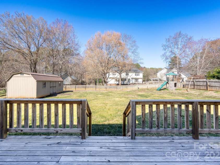 280 Bonaventure Drive, Salisbury, NC 28147.  MLS# CAR4230646, YatesRealty ID 1537. 