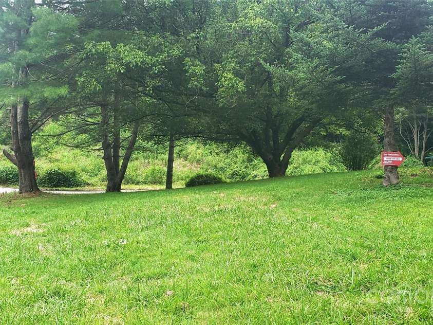 4755 US 23 Highway, Mars Hill, NC 28754.  MLS# CAR4285920, YatesRealty ID 1537. Front yard