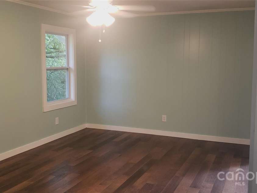 4755 US 23 Highway, Mars Hill, NC 28754.  MLS# CAR4285920, YatesRealty ID 1537. Living room