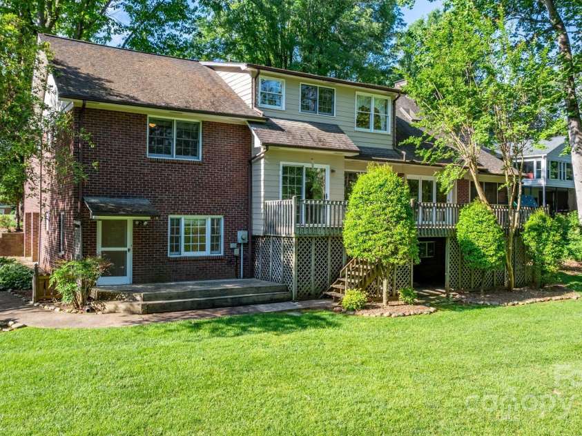 220 West Park Drive, Morganton, NC 28655.  MLS# CAR4263944, YatesRealty ID 15371. 