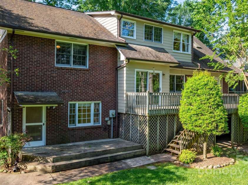 220 West Park Drive, Morganton, NC 28655.  MLS# CAR4263944, YatesRealty ID 15371. 