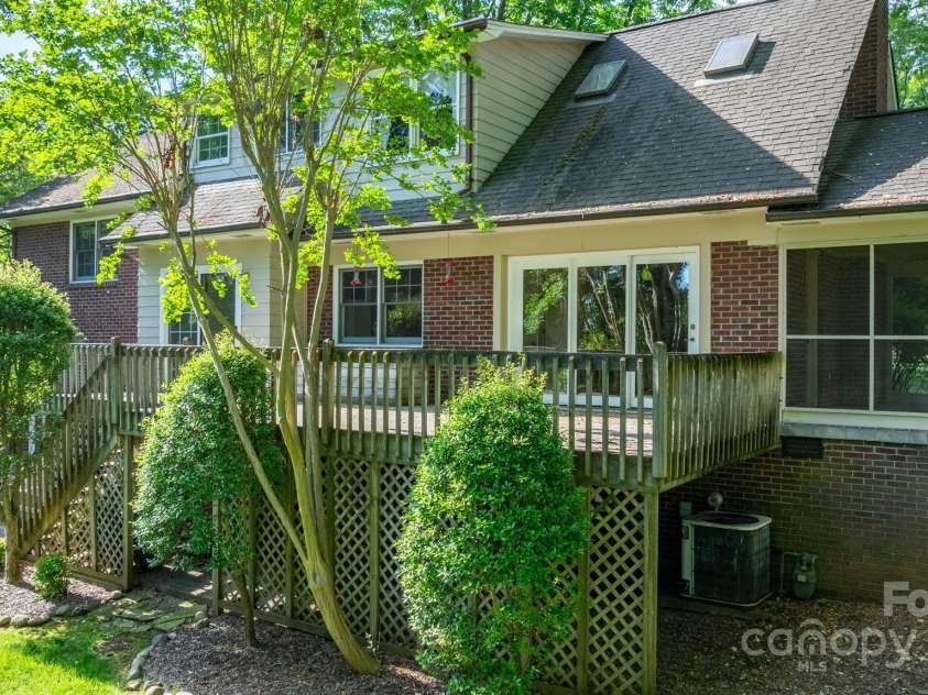 220 West Park Drive, Morganton, NC 28655.  MLS# CAR4263944, YatesRealty ID 15371. 