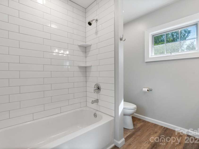 220 West Park Drive, Morganton, NC 28655.  MLS# CAR4263944, YatesRealty ID 15371. 