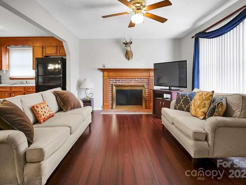 1609 Mcfarland Drive, Shelby, NC 28152.  MLS# CAR4260893, YatesRealty ID 15373. 