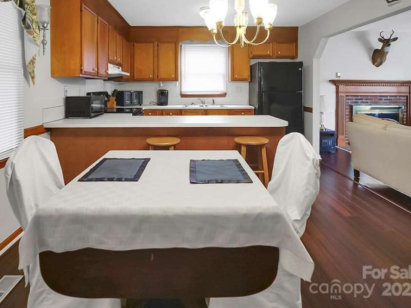 1609 Mcfarland Drive, Shelby, NC 28152.  MLS# CAR4260893, YatesRealty ID 15373. 