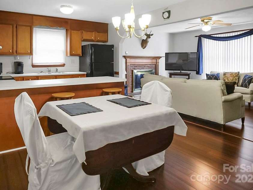 1609 Mcfarland Drive, Shelby, NC 28152.  MLS# CAR4260893, YatesRealty ID 15373. 