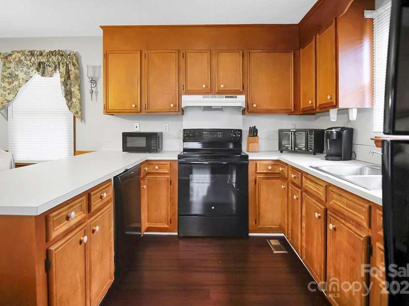 1609 Mcfarland Drive, Shelby, NC 28152.  MLS# CAR4260893, YatesRealty ID 15373. 