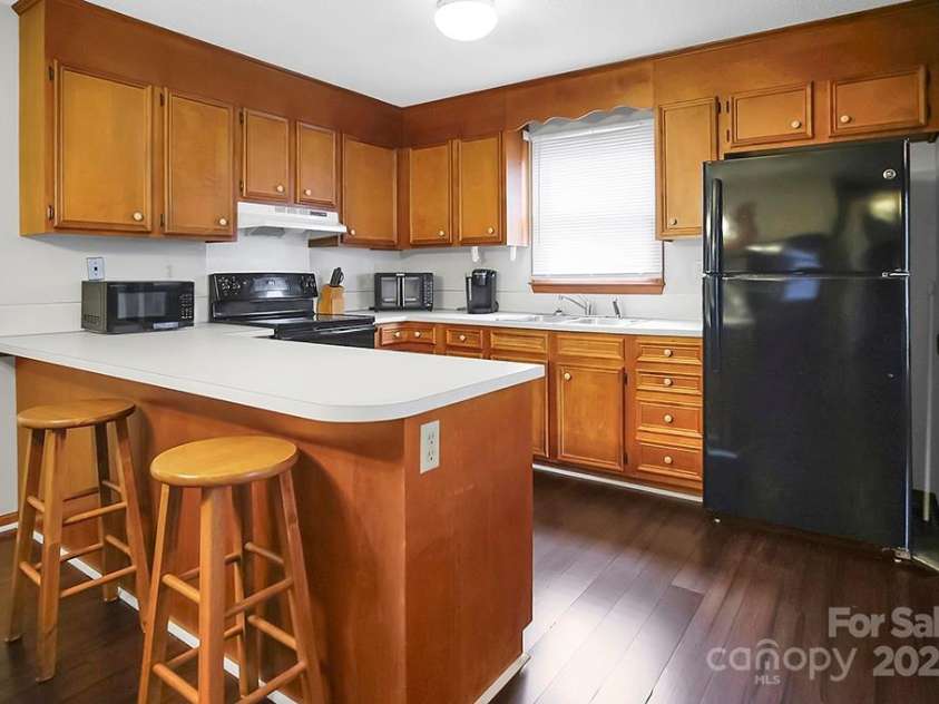 1609 Mcfarland Drive, Shelby, NC 28152.  MLS# CAR4260893, YatesRealty ID 15373. 