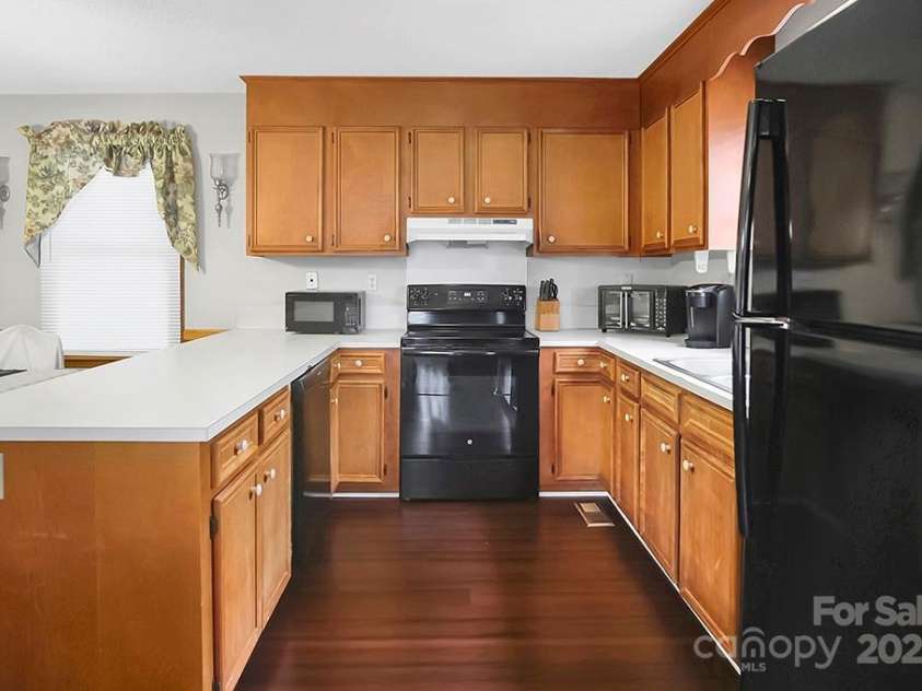 1609 Mcfarland Drive, Shelby, NC 28152.  MLS# CAR4260893, YatesRealty ID 15373. 